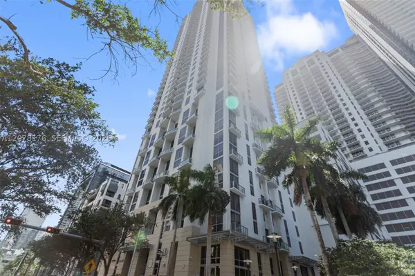 1060 Brickell Ave #2601, Miami, FL 33131