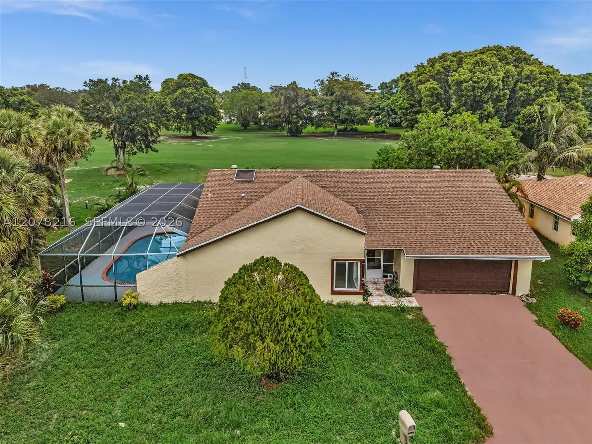 8813 Paradise Ct, Tamarac, FL 33321 - #1