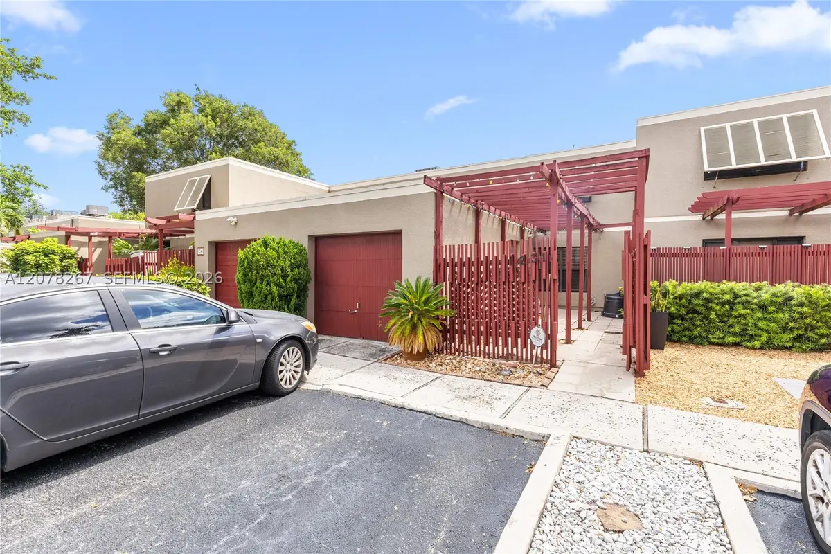 1231 W Fairway Rd, Pembroke Pines, FL 33026 - #1