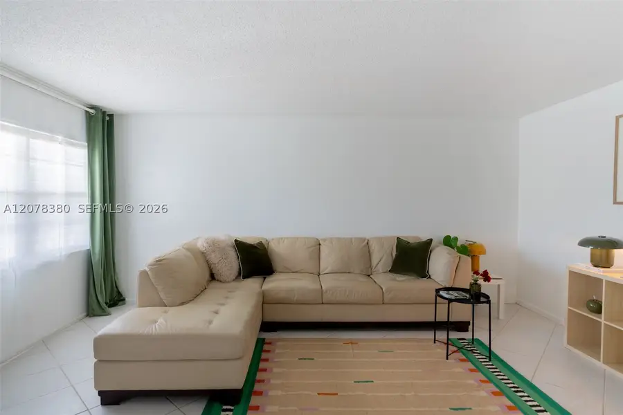 2052 E Harwood E #2052, Deerfield Beach, FL 33442 - #2