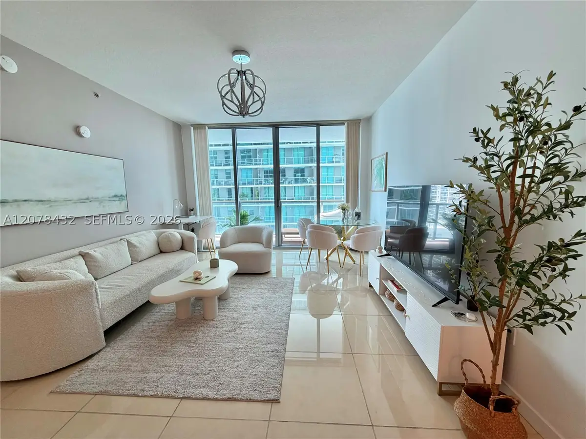 1111 SW 1st Ave #2215-N, Miami, FL 33130 - #1