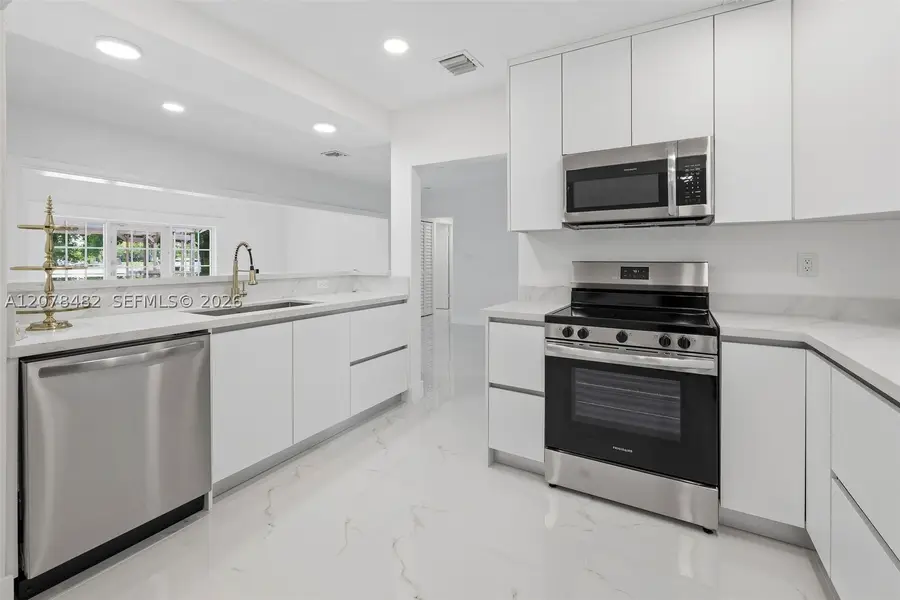 10901 SW 47th Ter, Miami, FL 33165 - #2