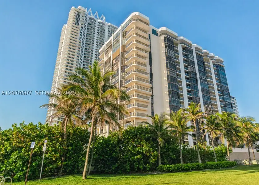 6423 Collins Ave #1702, Miami Beach, FL 33141 - #3