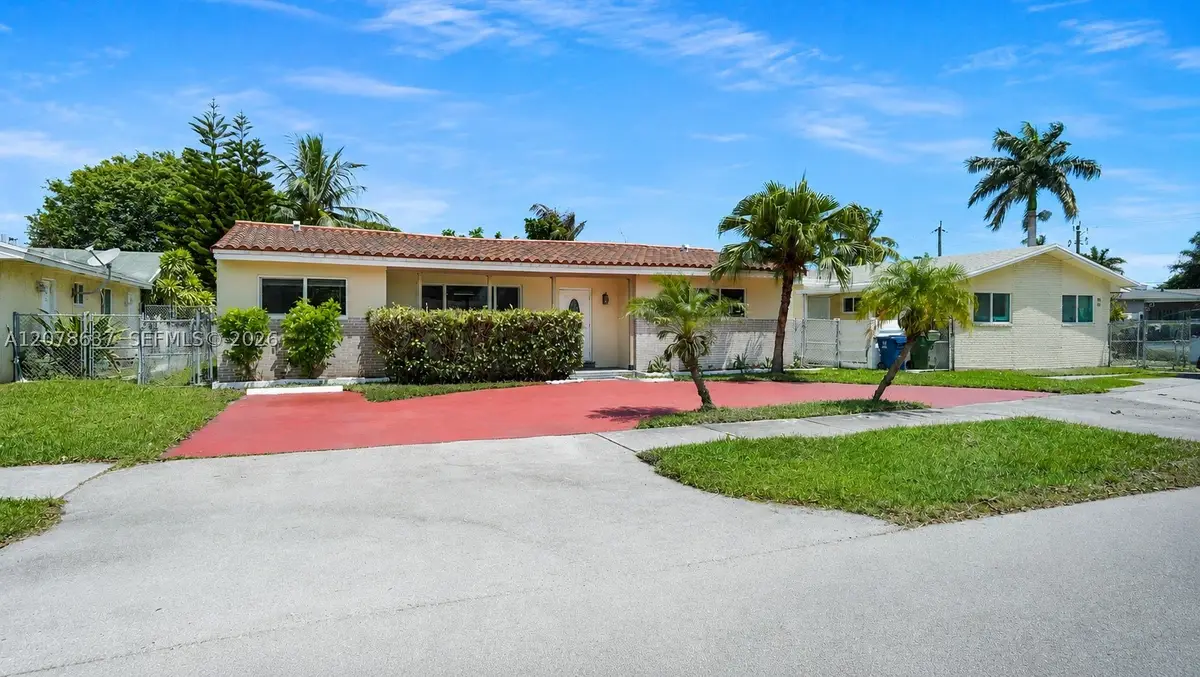 903 NE 2nd St, Hallandale Beach, FL 33009 - #1