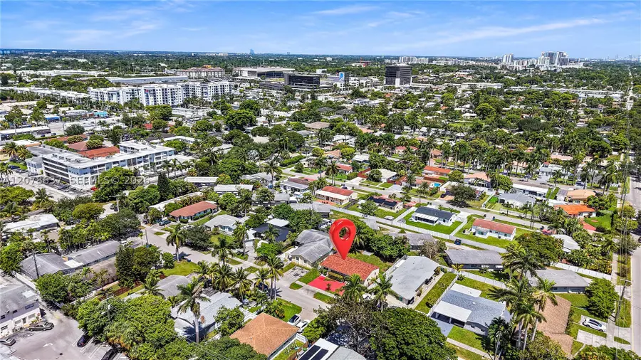 903 NE 2nd St, Hallandale Beach, FL 33009 - #3