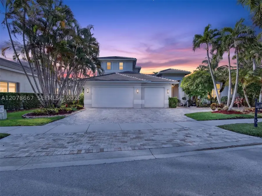 1371 Victoria Isle Dr, Weston, FL 33327 - #2
