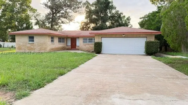 470 Lake Rd, Silver Springs Shores, FL 34472 - #1