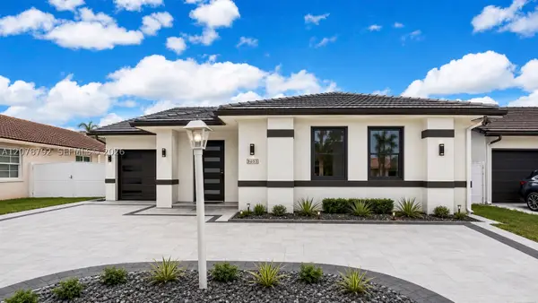 9053 NW 146th Ter, Miami Lakes, FL 33018