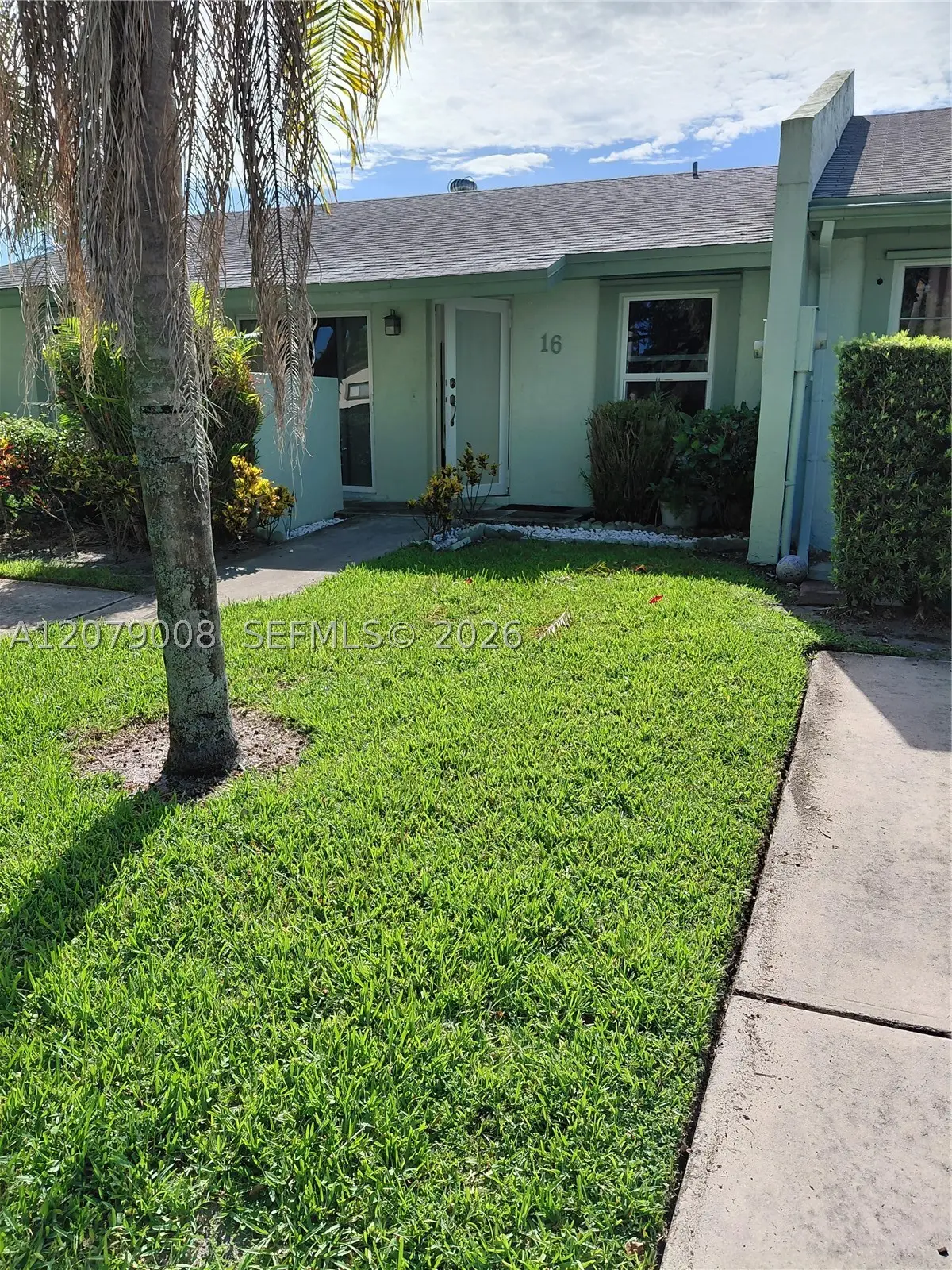 16 Camden Ln, Boynton Beach, FL 33426 - #1