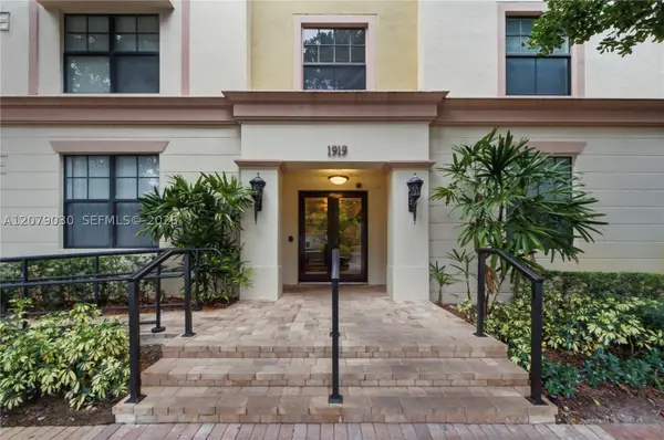 1919 Van Buren St #614A, Hollywood, FL 33020