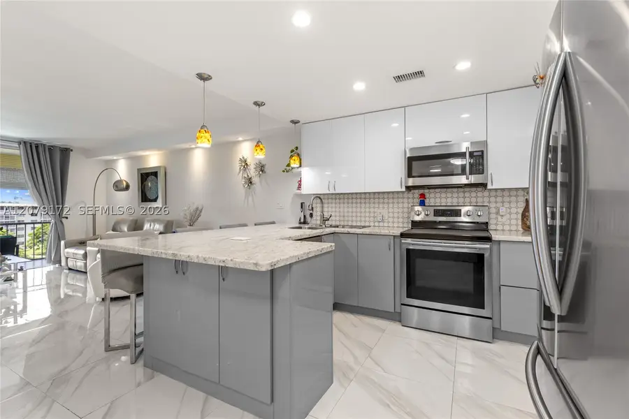 2855 Leonard Dr #H605, Aventura, FL 33160 - #3