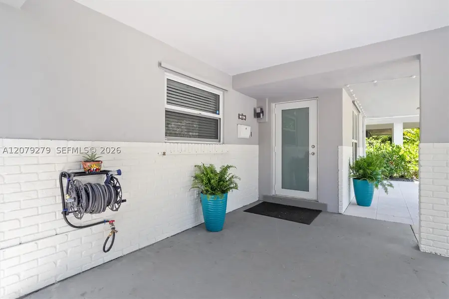 684 NE 35th St, Oakland Park, FL 33334 - #2