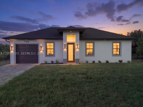 758 Long Distance Ln, Lehigh Acres, FL 33974