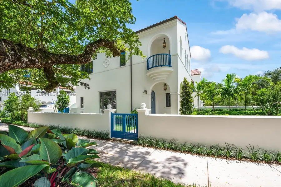 550 Malaga Ave #Villa 1, Coral Gables, FL 33134 - #2