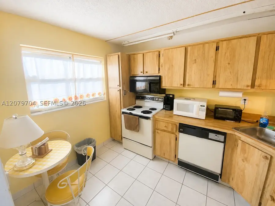 1751 NW 75th Ave #303, Plantation, FL 33313 - #2