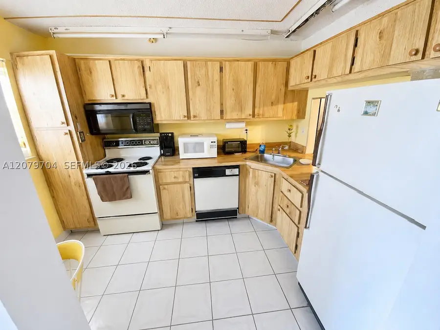 1751 NW 75th Ave #303, Plantation, FL 33313 - #3