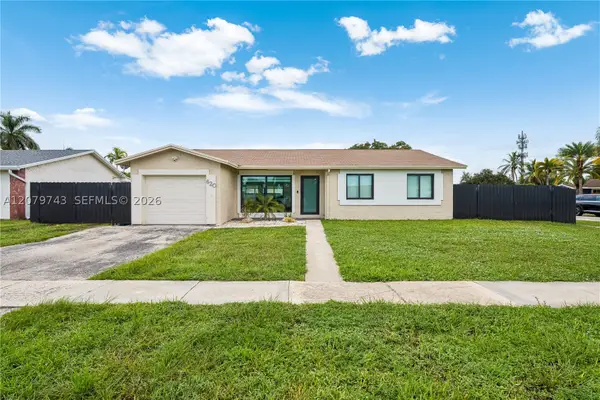 620 NW 98th Ave, Pembroke Pines, FL 33024