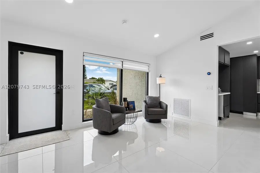 620 NW 98th Ave, Pembroke Pines, FL 33024 - #2