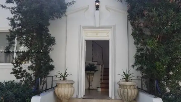 3921 N Meridian Ave, Miami Beach, FL 33140 - #3