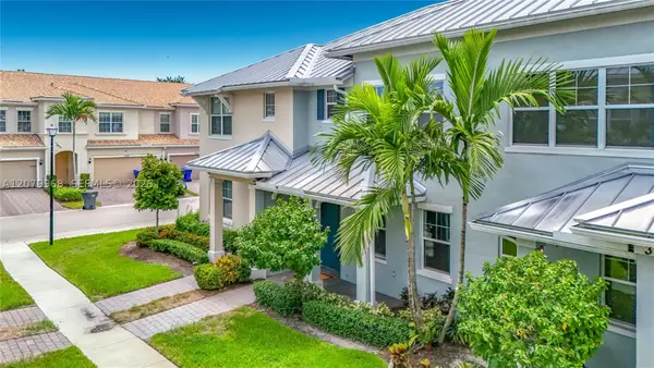 1040 Eucalyptus Dr #2, Hollywood, FL 33021