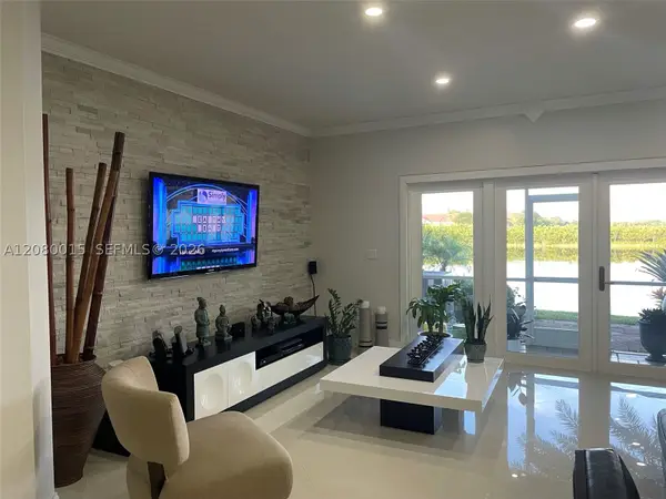 307 SW 120th Ave, Pembroke Pines, FL 33025