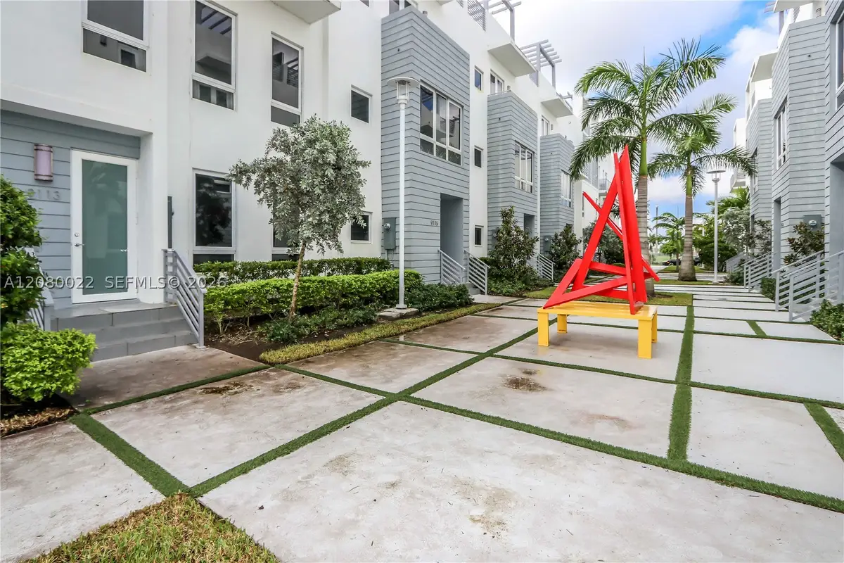 9123 NW 33rd St, Doral, FL 33172 - #1