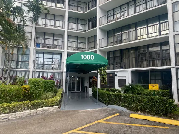 1000 Parkview Dr #427, Hallandale Beach, FL 33009