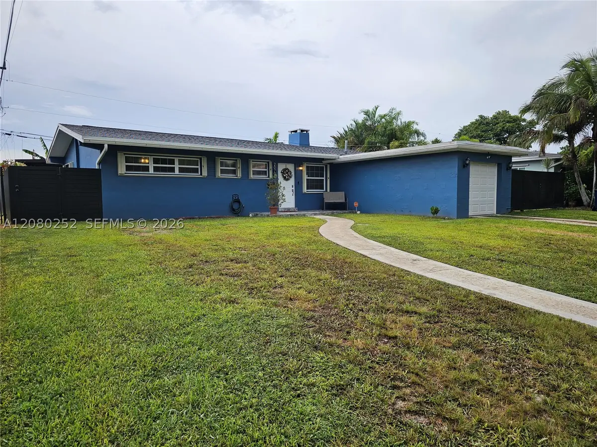 20700 Leeward Ln, Cutler Bay, FL 33189 - #1