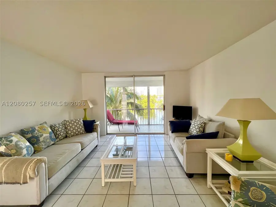 3030 Marcos Dr #T302, Aventura, FL 33160 - #3