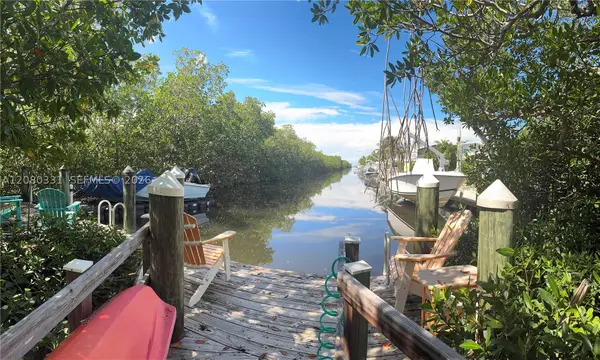 102 Venetian Dr, Islamorada, FL 33036