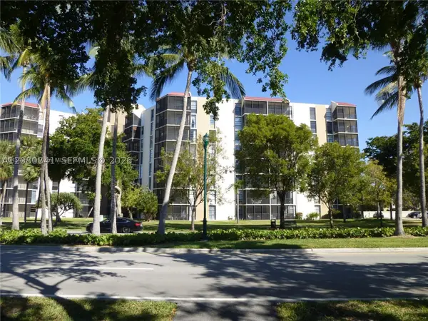 3101 N Country Club Dr #107, Aventura, FL 33180