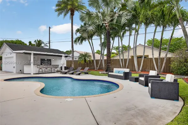 18211 SW 95th Ct, Palmetto Bay, FL 33157
