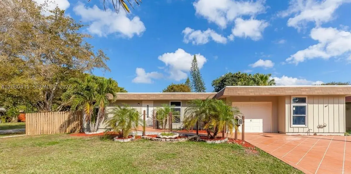 7912 NW 73rd Ave, Tamarac, FL 33321 - #1