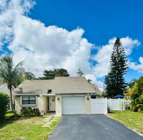 7342 NW 38th Pl, Coral Springs, FL 33065
