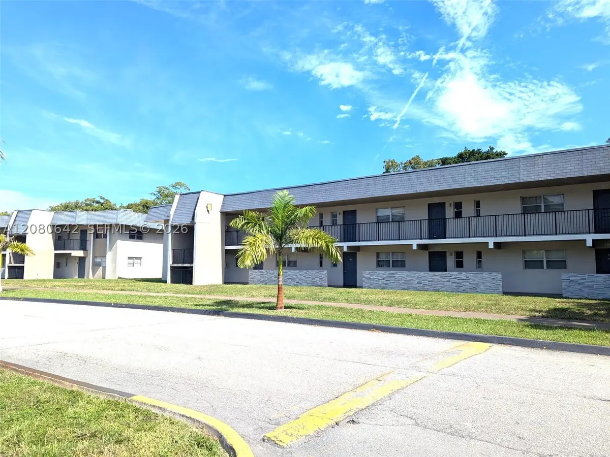 7925 Fairview Dr #201, Tamarac, FL 33321 - #1