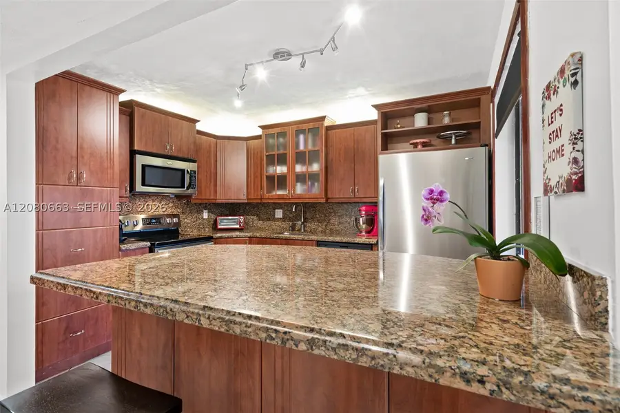 197 Lakeview Dr #102, Weston, FL 33326 - #2