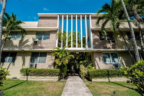 4730 Pine Tree Dr #17, Miami Beach, FL 33140
