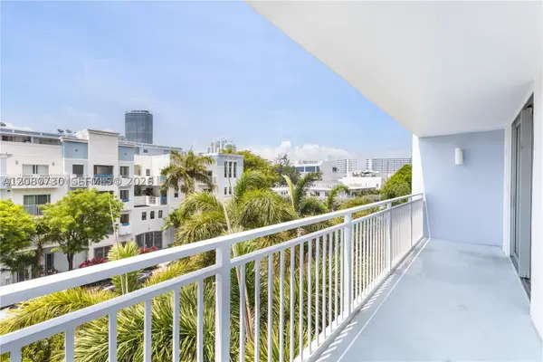 1045 10th St #402, Miami Beach, FL 33139