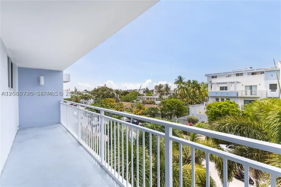 1045 10th St #402, Miami Beach, FL 33139 - #2