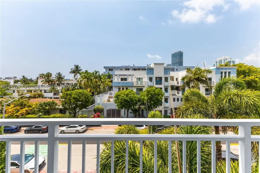 1045 10th St #402, Miami Beach, FL 33139 - #3