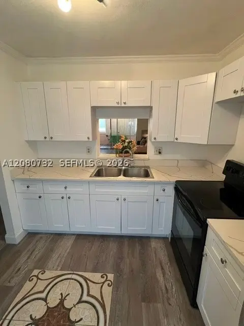 1000 NE 12th Ave #103, Hallandale Beach, FL 33009