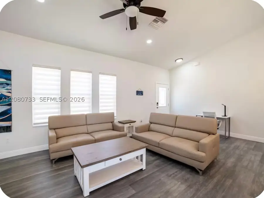 812 Lake Betty Dr, Lake Placid, FL 33852 - #3