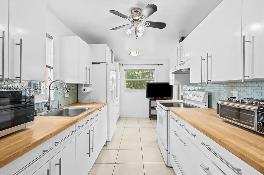 8002 Lagos De Campo Blvd #B-101, Tamarac, FL 33321 - #2
