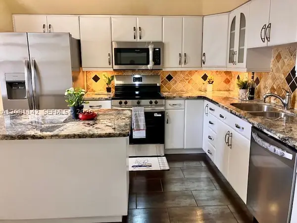 3910 Inverrary Blvd #304-B, Lauderhill, FL 33319