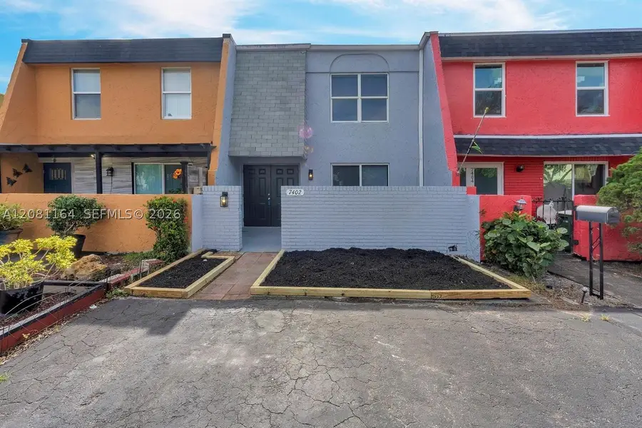 7402 NW 75th St, Tamarac, FL 33321 - #3