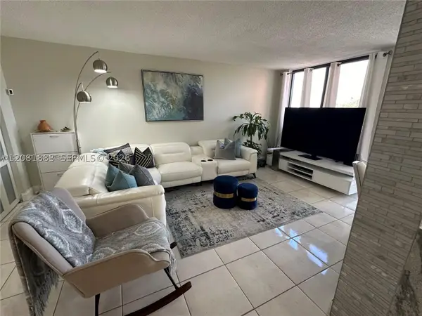 9410 W Flagler St #410, Miami, FL 33174