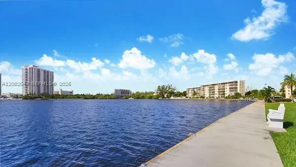 2861 Leonard Dr #F207, Aventura, FL 33160