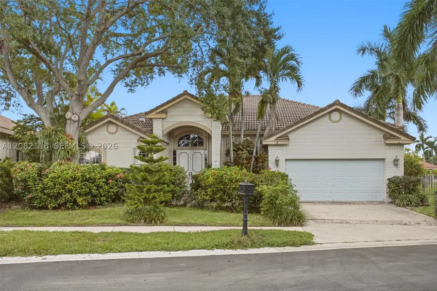 3026 Lakewood Dr, Weston, FL 33332 - #2