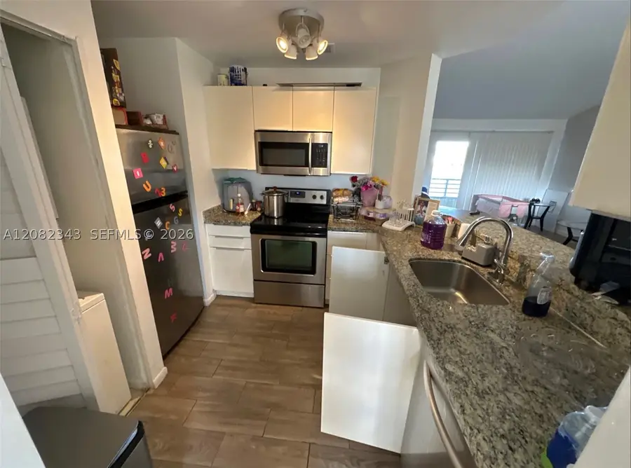 3405 NW 44th St #204, Oakland Park, FL 33309 - #2