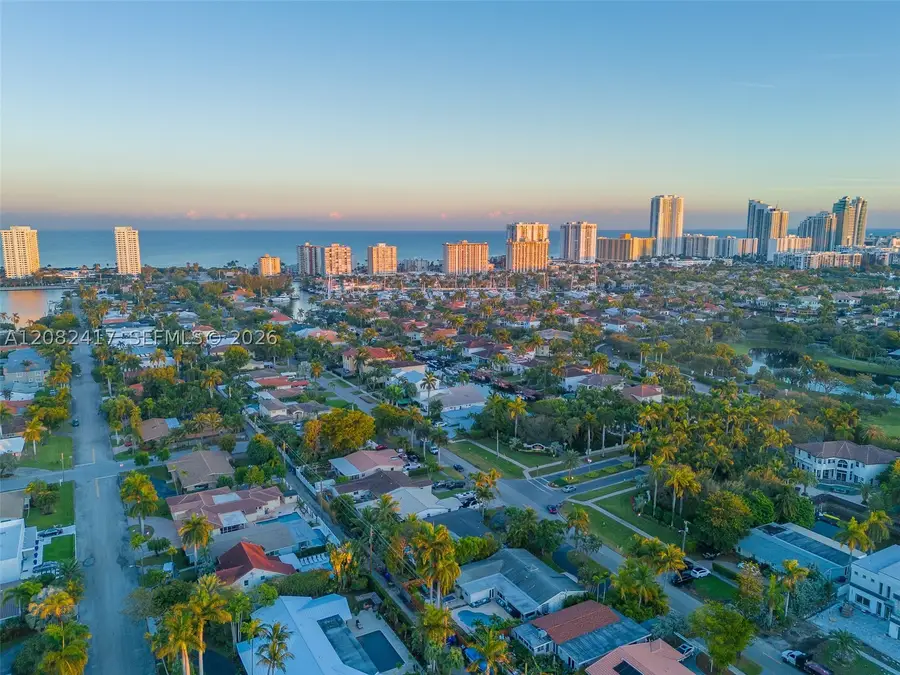 1025 Washington St, Hollywood, FL 33019 - #2